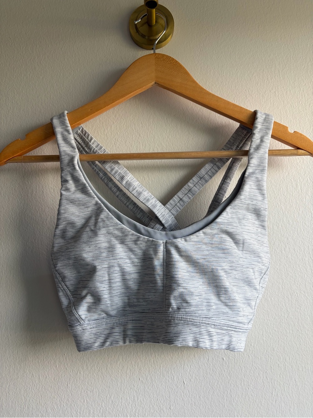 lululemon athletica Light Gray Striped Sports Bra with Crossback Straps